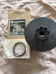 New Genuine Detroit Diesel Oil Filter Kit A4731800909. Made in Germany.