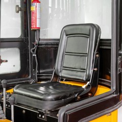 MMS 1.2Ton Enclosed Cab Mini Excavator 13.5HP Gas EPA Engine With 6 Attachments