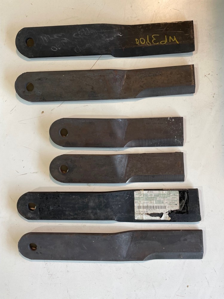 Set of rotary cutter blades for Woods C114 mowers part numbers 3900KT 3922KT