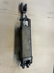 John Deere Tractor implement hydraulic lift R27421R cylinder