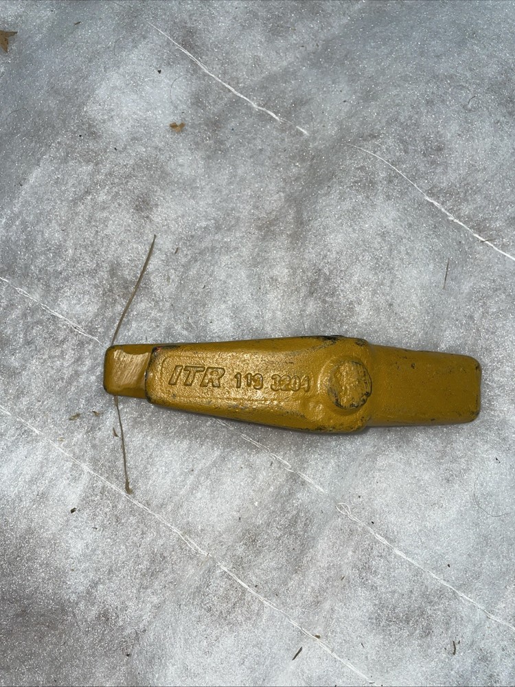 1- Cat Style Backhoe/ Mini Excavator Bucket Shank – 119-3204 1″ Lip Thicknes
