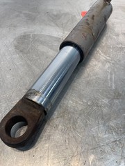 Massey Ferguson MF 2775 Tractor 3pt Lift Cylinder 1610040M91