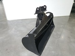 AGT 40in Tilting Bucket Capacity 0.05M³ for 0.8-1.8ton Mini Excavator Attachment