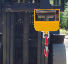 2200Lbs Forklift Lifting Hook with Swivel Hook & T-Screw Attachment