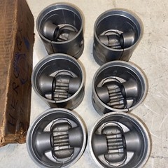 Hercules QXC3 Pistons- NOS