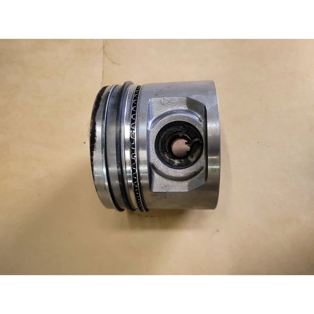 CASE / Continental TM-20 Piston 1959980C1 TM27A514 Used (921)