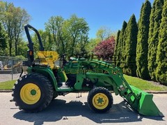 2019 John Deere 3033R Tractor