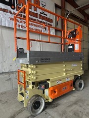 JLG 2630ES ELECTRIC SCISSOR LIFT 800LB CAPACITY VERTICAL PLATFORM MANLIFT