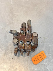 1979 Massey Ferguson 2775 Tractor Hydraulic Valve Assembly