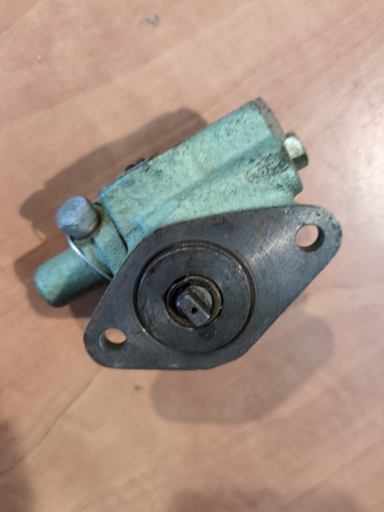 Small CATERPILLAR/John Deere?? FUEL TRANSFER PUMP Made In Germany NOS New