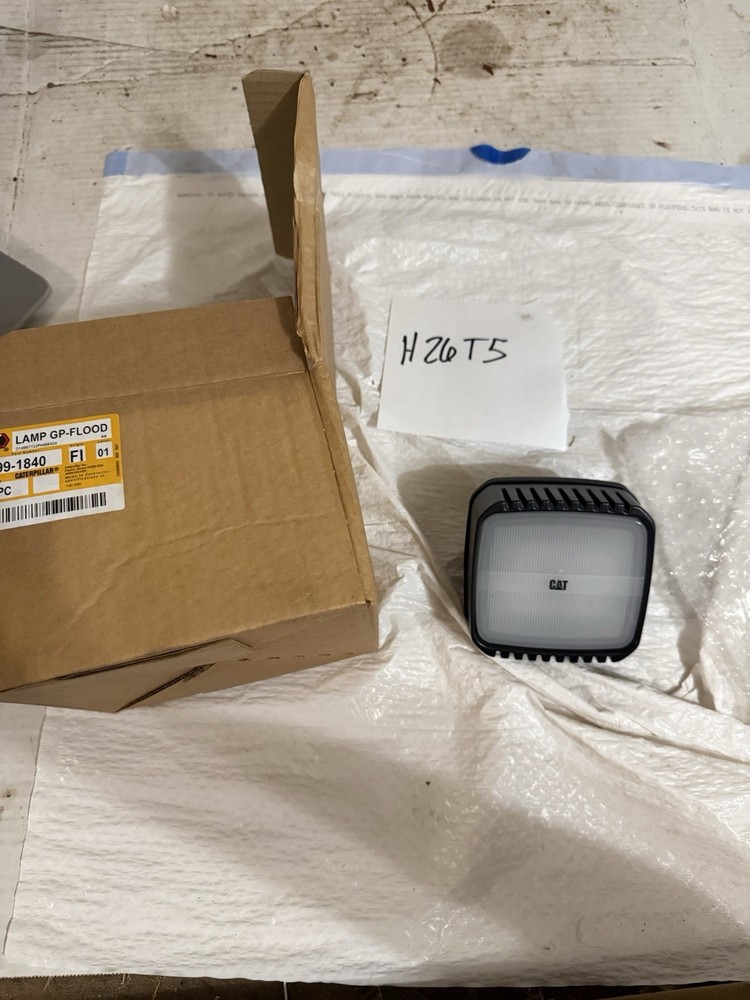 Caterpillar Cat 599 1840 Flood Lamp Light New In Box