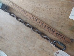 Heavy 1 inch hitch pin 6 inches long with 16 inch chain
