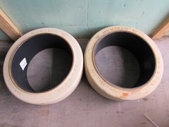 2 NEW MONARCH NON MARKING SOLID FORKLIFT TIRES PRESS ON 22X9X16 22/9/16