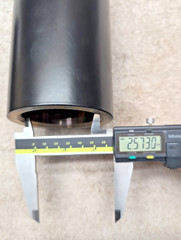 Auger Adapter Conversion Heavy Duty 2-9/16 inch Female Round to 2″ Male Hex