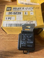 OEM Caterpillar CAT 3E-5239 3E5239 Connector Plug Relay, 24VDC, New