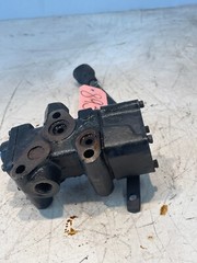 2003 Farm Pro 2420 Tractor Hydraulic Valve w/ Lever
