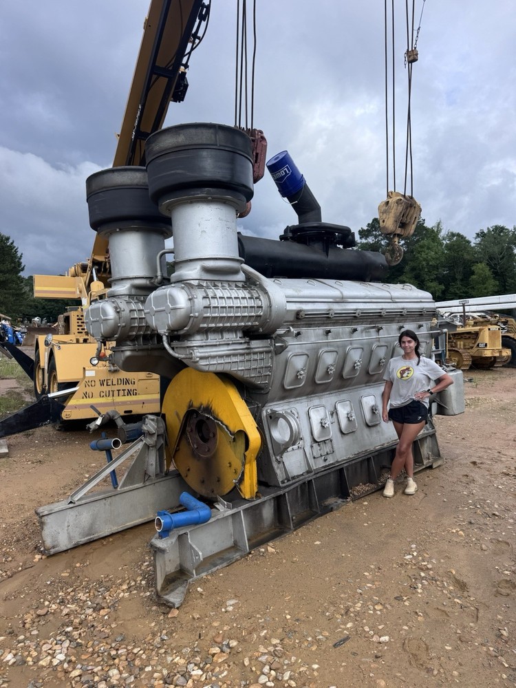 GM Cleveland Diesel Locomotive Train Engine 12 567B 1080 Hp HUGE ENGINE! EMD