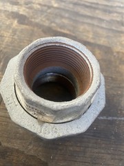 (YC15) Lasco 1 1/4 Galv Union 30-1318S