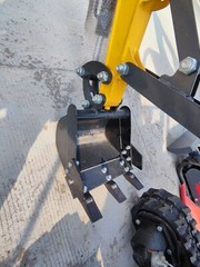 AGT QH12 Mini Excavator 1Ton Digger 13.5HP Engine Tracked Crawler B&S Gas EPA