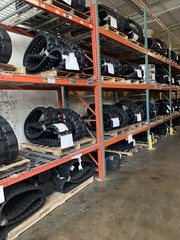 Size 320x86x49 Z Rubber Track Set Qty 2 Bobcat T180 T190 T550 T570 T590 T595