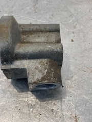 1985 Ford 1910 Tractor Hydraulic Oil Filter Base