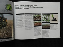 1985 JOHN DEERE CULTIVATORS HARROWS FINISHERS TILLAGE EQUIP SALES BROCHURE MINTY