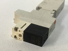 SMC VQ1100-5 Solenoid 24VDC Valve 2-Position 5-Port