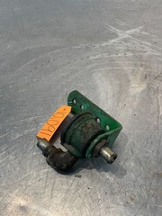 1979 John Deere 950 Tractor Hydraulic Filter Base Head