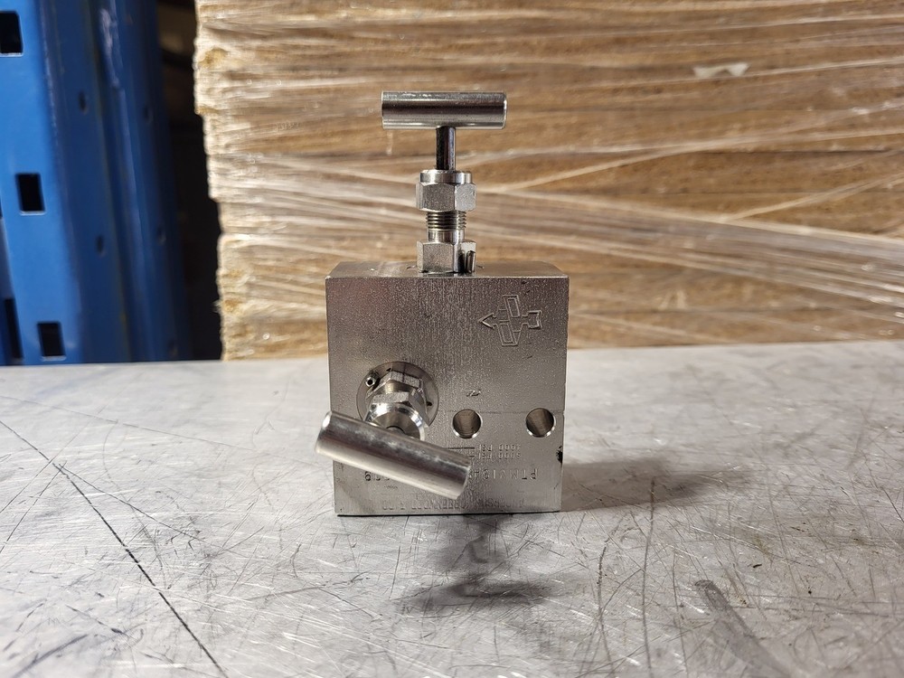 ANDERSON GREENWOOD CROSBY PTMVIS4SG Stainless Steel Manifold Valve