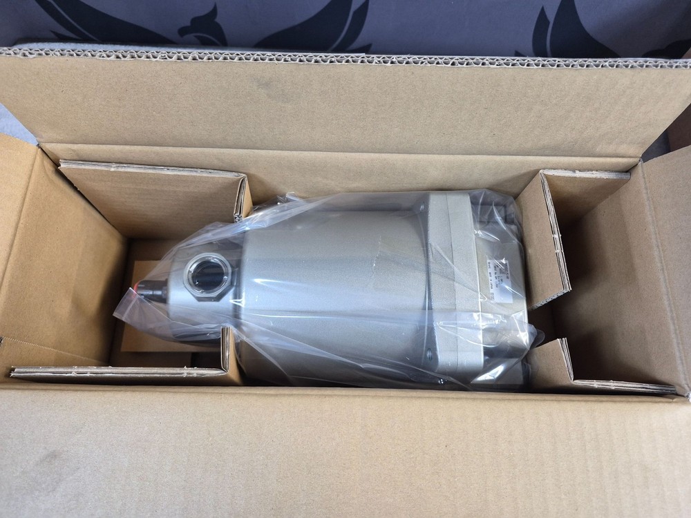 SMC AMG650‑N14D Large‑Capacity Water Separator 1‑1/2″ NPT NEW