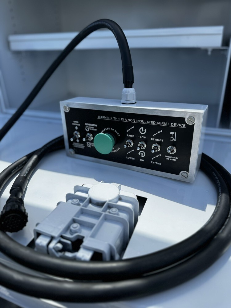 NEW! AT200 AT200A ALTEC BUCKET TRUCK CONTROL PANEL SWITCHES CONTROLLER SWITCH