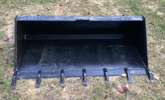 New 66″ Skid Steer/Tractor Tooth Bucket -5.5′ Skid Steer Dirt Bucket with Teeth