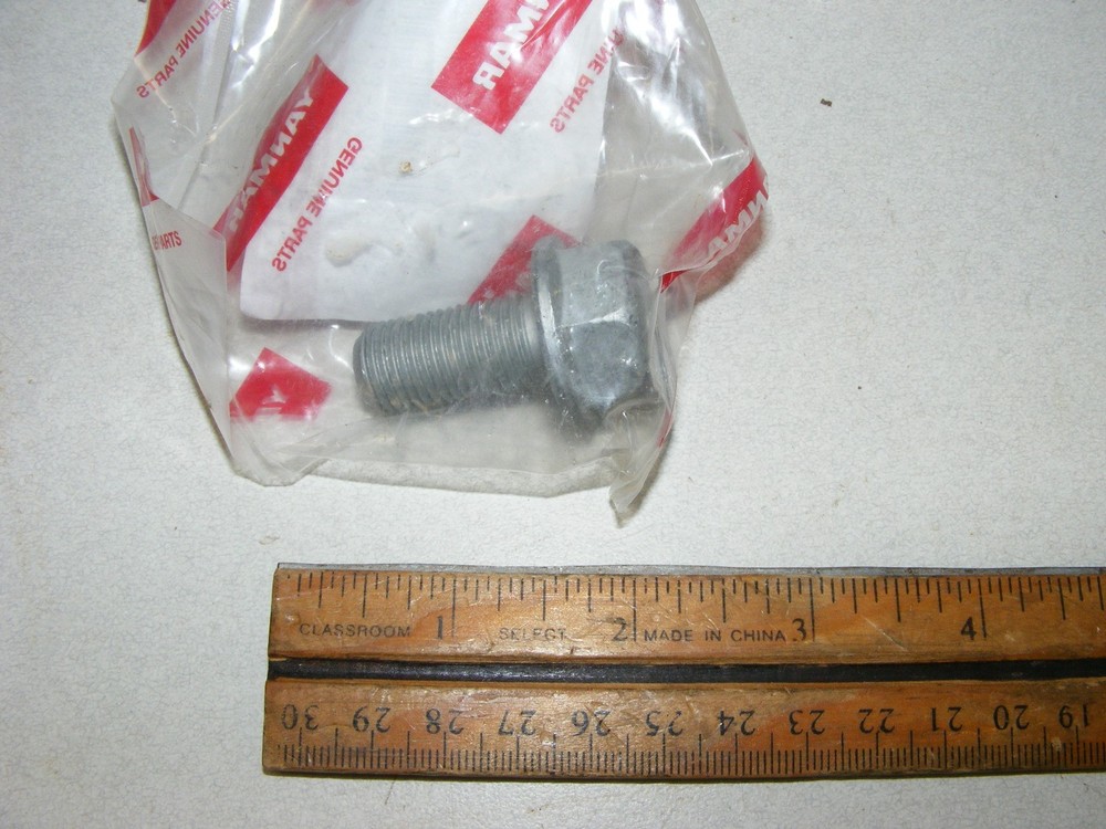 Yanmar 198133-34130 Bolt M14 x 30 (zz13) c