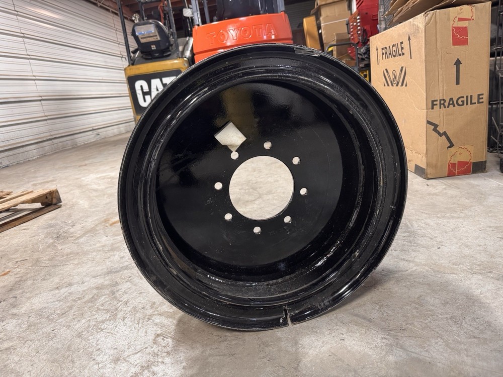 CAT 262D SOLID TIRE WHEEL – RIM 20×7.5 (NEW) 8 HOLE