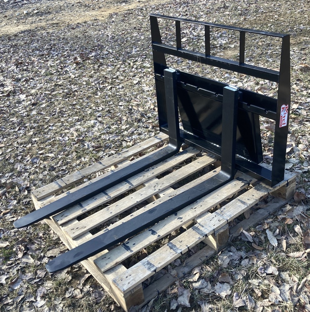 NEW 2000LB Pallet Forks Attachment- Toro Dingo Style Mount Plate -42″ adjustable