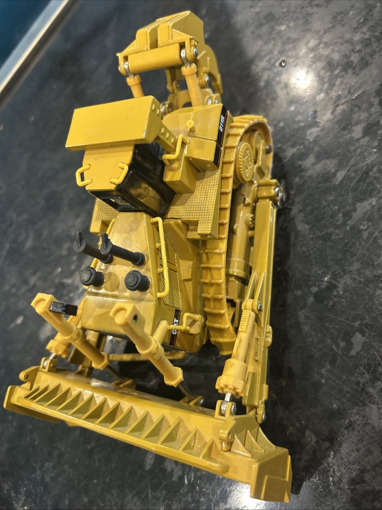 CONRAD 1/50 CATERPILLAR D11N TRACK TYPE TRACTOR CRAWLER DOZER D11R