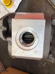 Hydraulic Single Gear Pump fits Bobcat 863 873 6657327 6658124 6665551