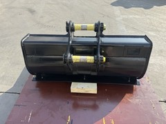 Cleaning Bucket fits CAT305 (40-IN X 0.17-CU M). 2 x 45mm Pins
