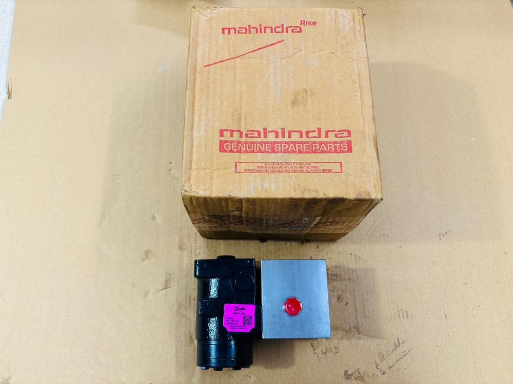 HYDROSTATIC STEERING UNIT FOR MAHINDRA TRACTOR 007207923D91 WITH ADAPTOR PLATE