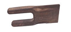 PENGO FAS-N-LOK DIRT TEETH 1650 40°/50°-ANGLE 1XS 2-1/4″-TEETH 5″OAL 2-1/8″OAW
