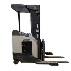 Crown RR5220-45 Narrow Aisle Reach Truck W/ Sideshift 4500Lbs Cap 210″ Lift 36V