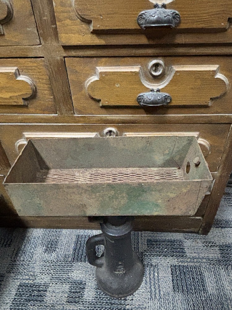 NICE USED TOOL BOX FOR JOHN DEERE TRACTOR 2 Cylinder A B etc