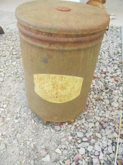 John Deere Planter NICE ORIGINAL Patina round hopper + lid AWESOME JD 4 leg deer