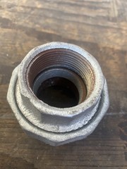 (YC15) Lasco 1 1/4 Galv Union 30-1318S