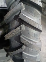 18.4-34 TIRE R-1 8PLY NEW COSMETIC BLEM TUBELESS 18434 18.4 34