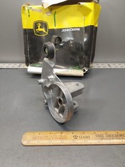 NOS Genuine John Deere AH201398 Support Mount, Fan Drive Speed Control
