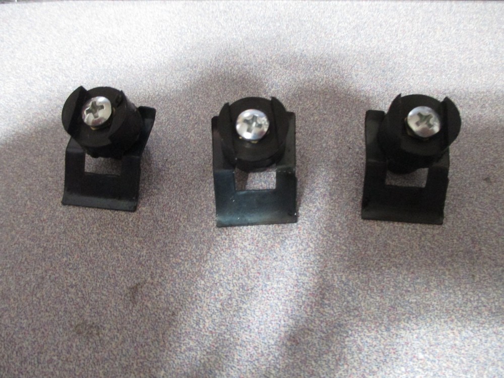 3) FARMALL CUB, A, B,C,H,M LIGHT TREMINAL & CLIP #68417D, TEAR DROP LIGHTS NEW