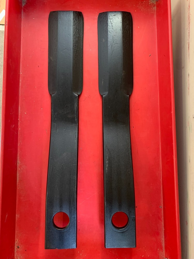 Set of 2 rotary cutter blades for Bush Hog SM60 SM160 mowers 63968BH
