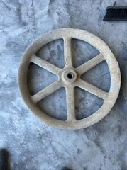 Bell System 26 1/2″ x 3 3/4″ Sheave Wheel Cable Pulley 1 3/8″ PIN No Hook ED4U
