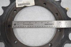 HITACHI GENUINE PARTS 2043505 SPROCKET 9 FLANGE HOLE, 7.5″ BORE, 13-1/4″ OD
